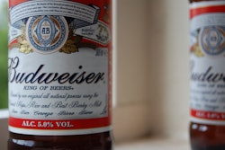 Mnet 171103 Budweiser Bottle