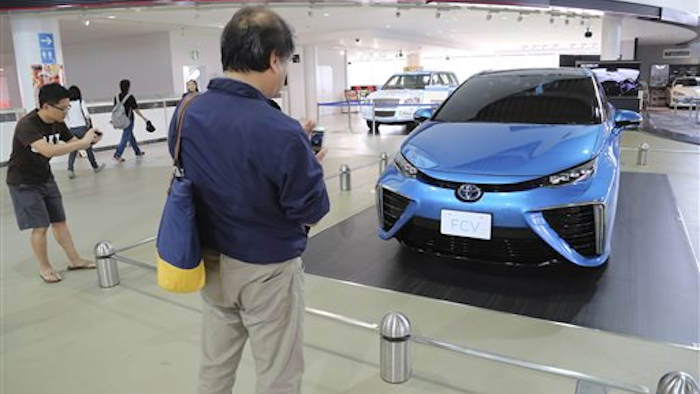 Mnet 189611 Toyota Fuel Cell Vehicle Fcv 0