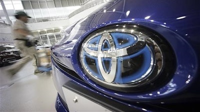 Toyota Hood Ap