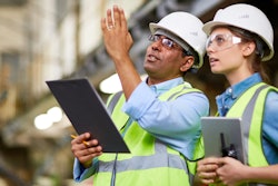 Manual Workers Working 595329266 2125x1416