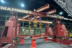 Mammoet’s gantry prepared to lift.