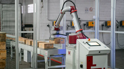 Robotic palletizers powered by OnRobot’s D:PLOY platform is an example of a complete, off-the-shelf robotic system that is pre-built, pre-configured, with immediate availability.