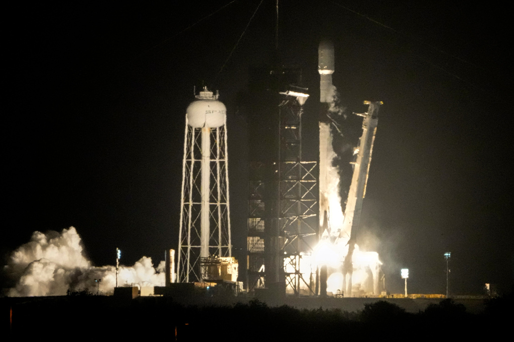 A SpaceX Falcon 9 rocket lifts off from pad 39A with a payload of a pair of lunar landers at the Kennedy Space Center in Cape Canaveral, Fla., Jan. 15, 2025.